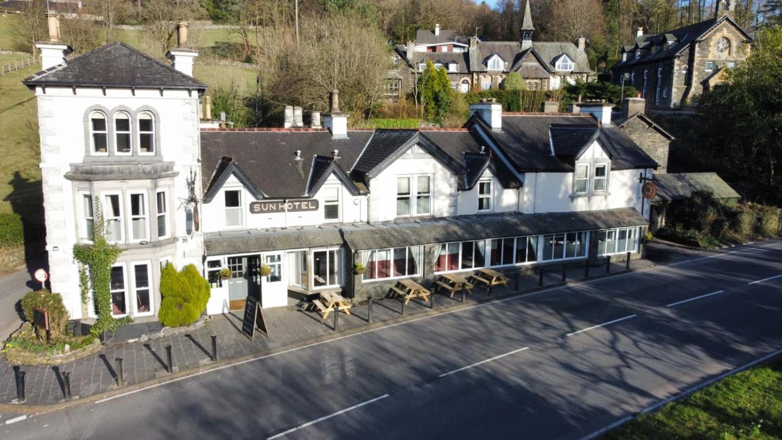 The Sun Inn Troutbeck Bridge Exterior photo